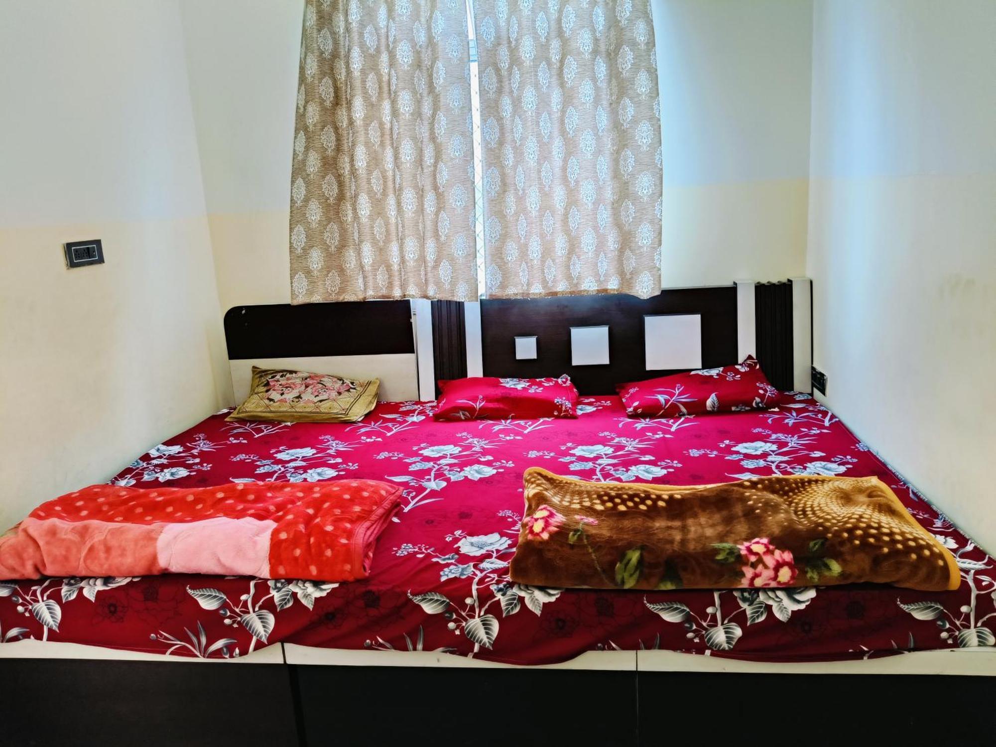 Jai Hanuman Guest House Palsana  Extérieur photo