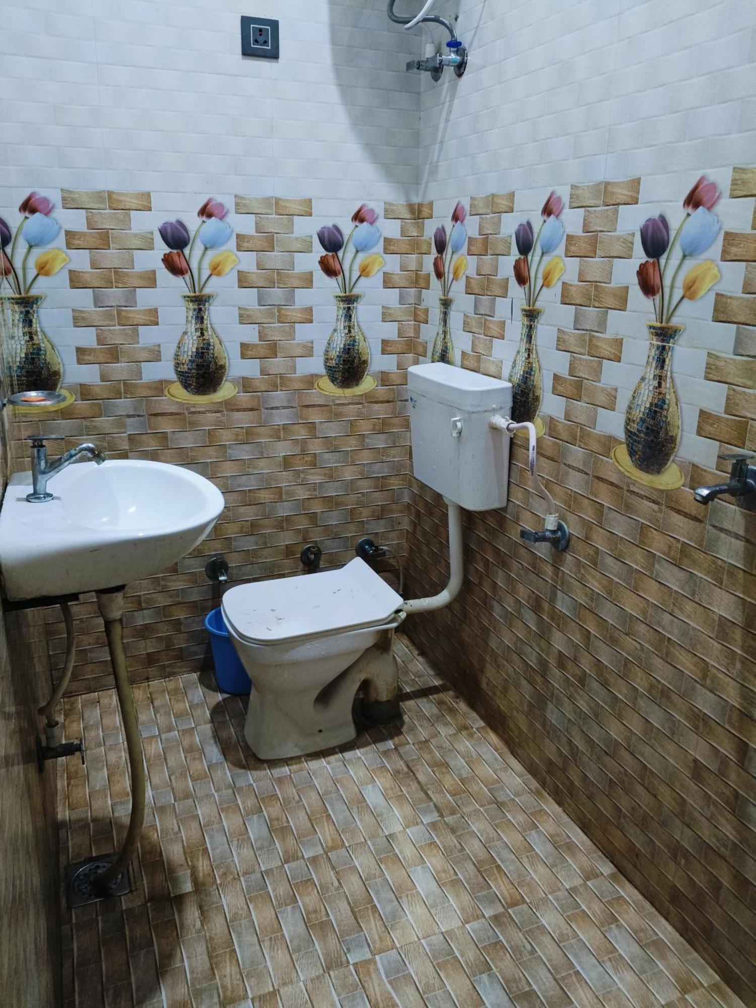 Jai Hanuman Guest House Palsana  Extérieur photo